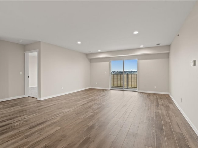 7128 Thunder Vly Dr unit 6, Peosta, IA 52068 - photo 6