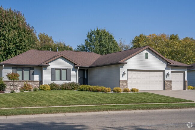 Single-family home with a three-car garage in Golfview.