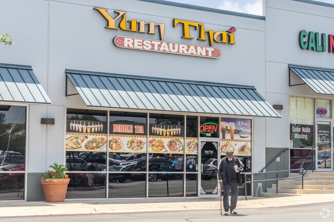 Craving Thai? Just a short drive from Fronterra at Westpointe, Yum Thai Restaurant serves up bold flavors and fresh favorites.