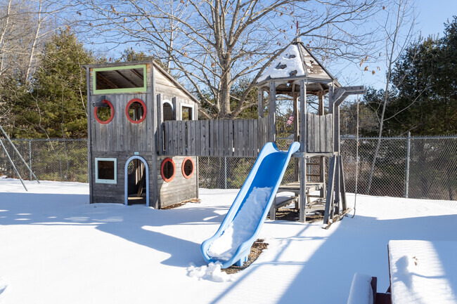 Wiscasset Christian Academy provides an education with a Christian upbringing.