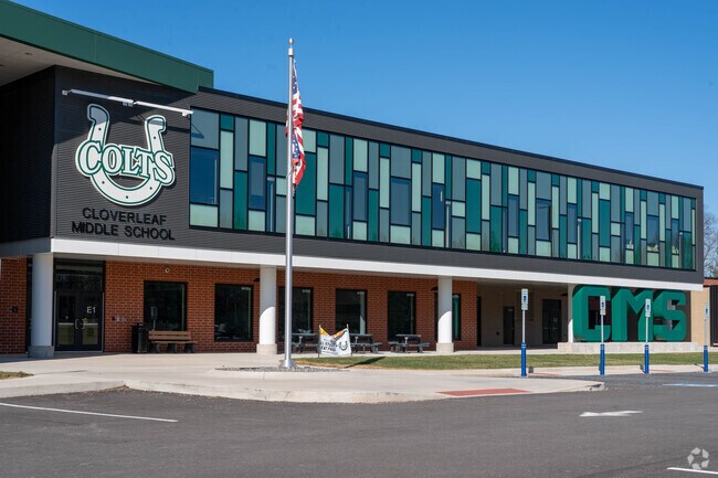 Cloverleaf Middle School students enjoy a variety of subjects.