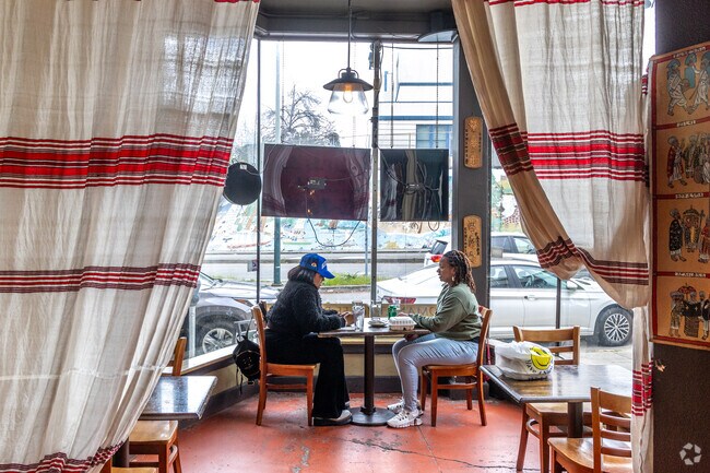 Café Romonat is a Lakeshore gathering place.