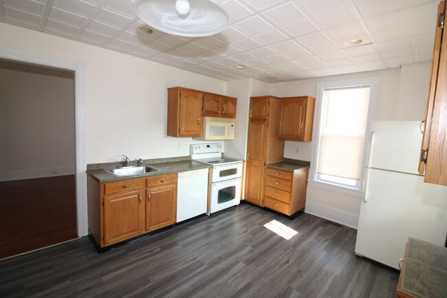 16 Main St, Flemington, NJ 08822 - photo 3