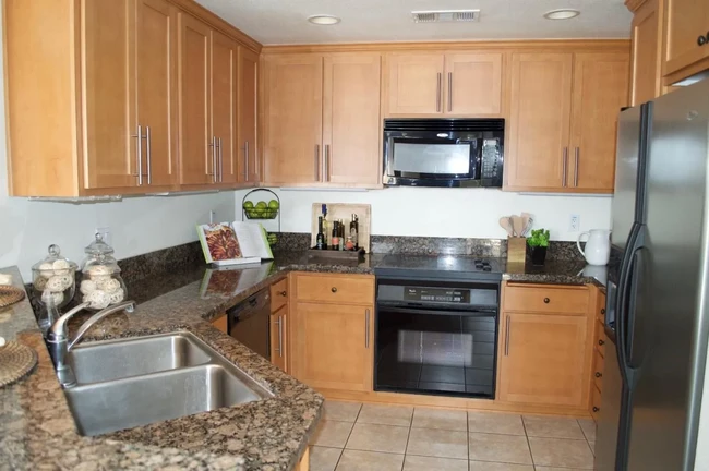 Kitchen - with all utensils