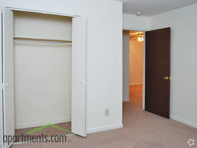 Ledgecrest Apartments, Vernon, CT 06066 - photo 4