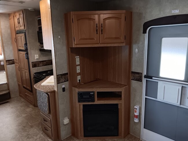 379 Co Rd 3425 unit 2, Hawkins, TX 75765 - photo 4