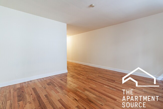 665 W Wrightwood Ave unit 304, Chicago, IL 60614 - photo 5