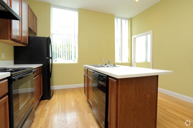 2BR - 1014SF - Kitchen
