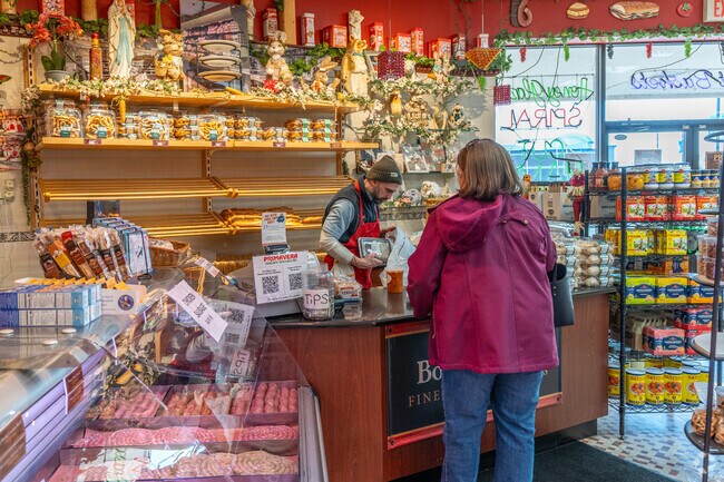 Shop high quality Italian food at Primavera Italian Specialities in North Massapequa.