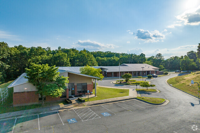 Ivy Creek School