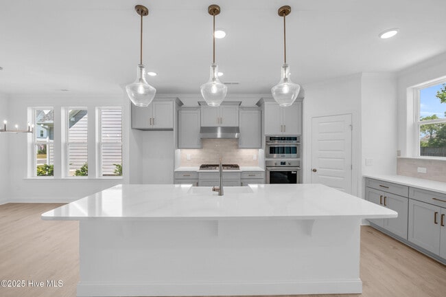 568 Sailor Sky Way, Hampstead, NC 28443 - photo 4