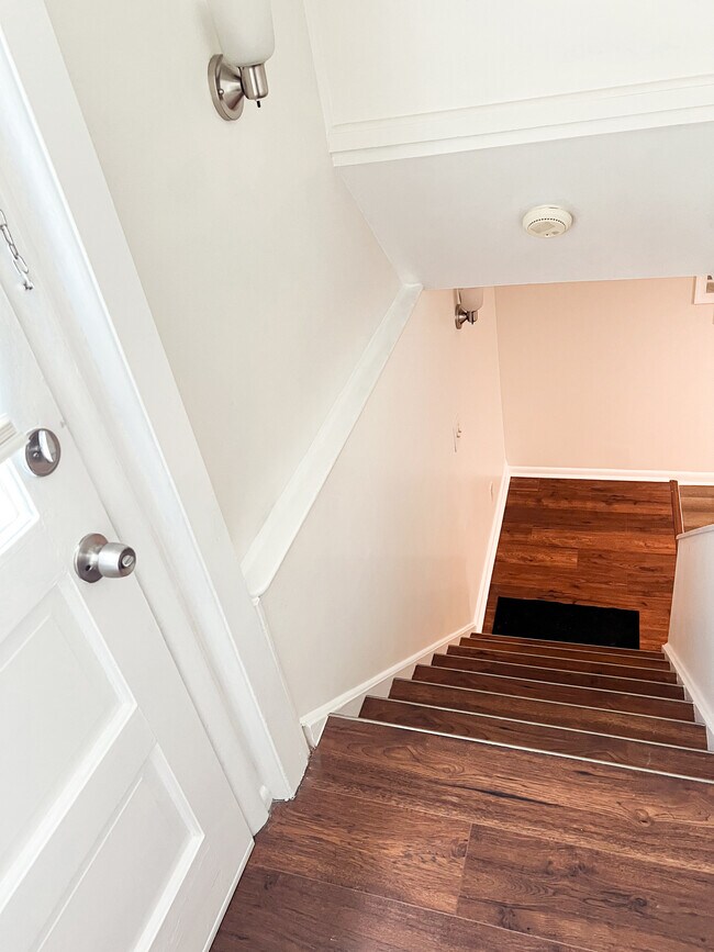 7441 Convair Dr unit 1, Alexandria, VA 22306 - photo 6