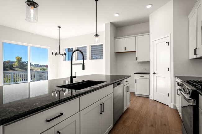 4575 Peak Crest View, Colorado Springs, CO 80923 - photo 6