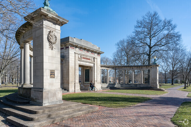 Memorial Arch is the iconic gateway to Oberlin's Tappan Square.