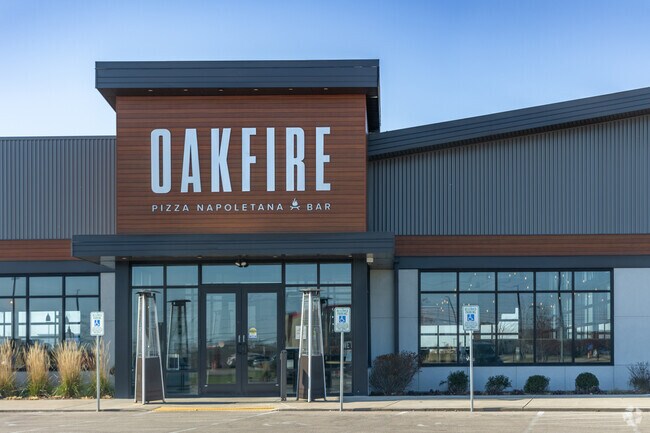 Oakfire Pizza creates freshly made dough for every pizza in the Endee Kenosha area.