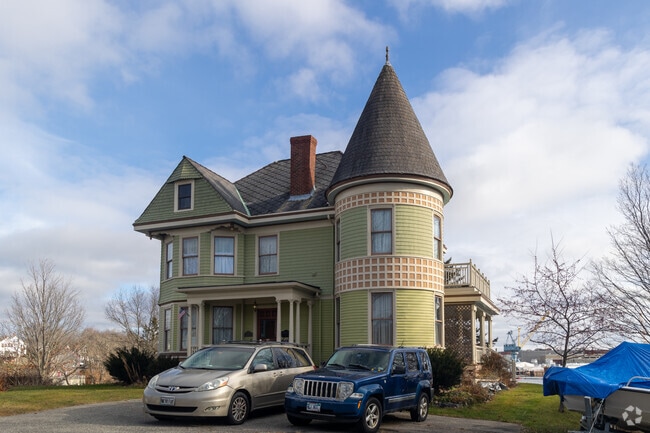 This Queen Ann style home is nestled on Badgers Island.