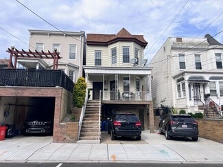 618 16th St, Union City, NJ 07087