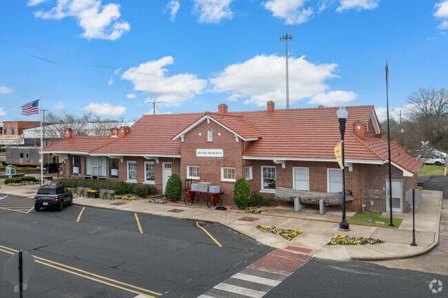 The Beauregard Museum in DeRidder showcases local history and culture.