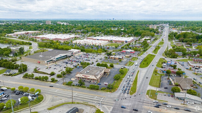 Bashford Manor is centrally located so that shopping is never too far away.