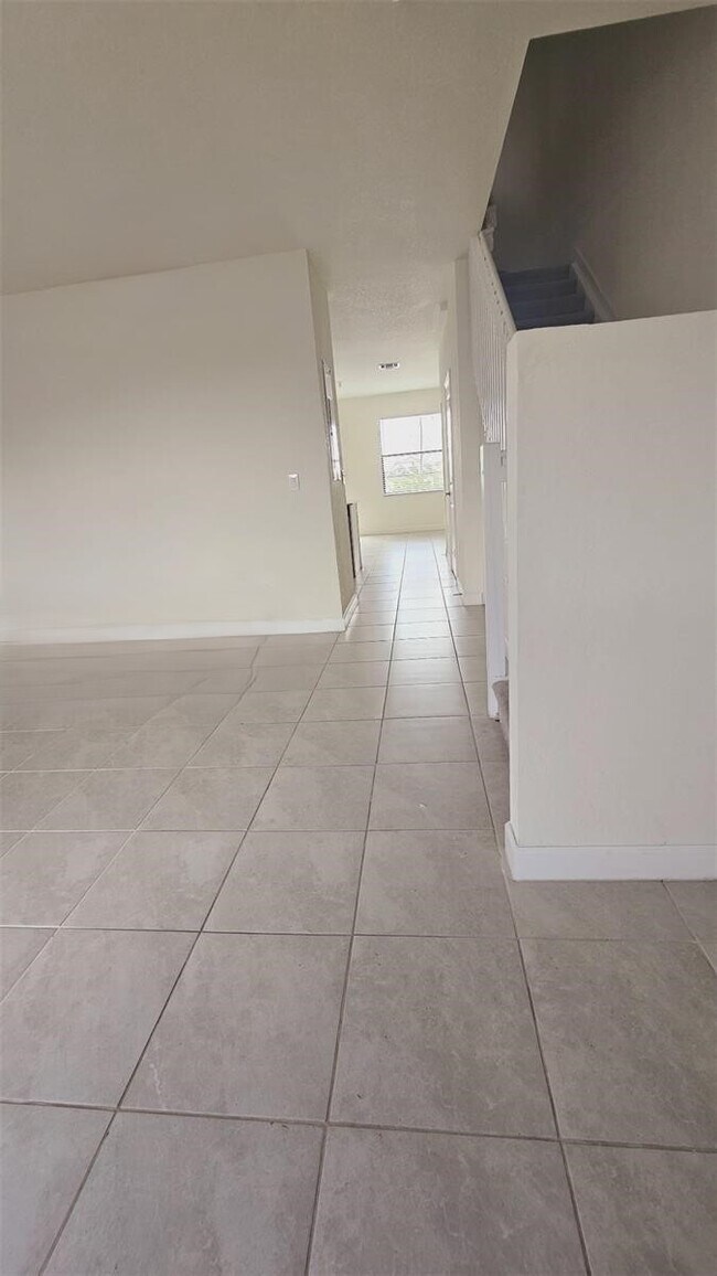 3228 W 114th Terrace, Hialeah, FL 33018 - photo 2