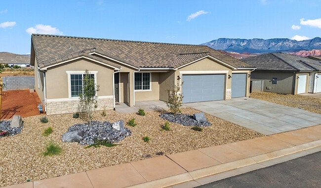 1604 S 4040 W, Hurricane, UT 84737 - photo 2