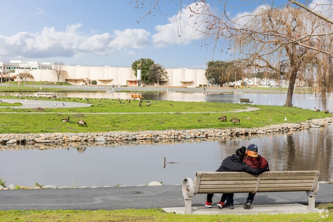 Lagoon Park is a perfect place for a romantic afternoon with your partner in Santa Venetia.