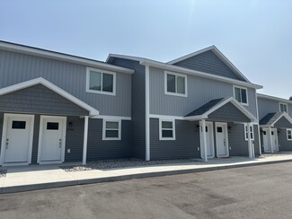 3796 Woodgate Dr, Traverse City, MI 49686