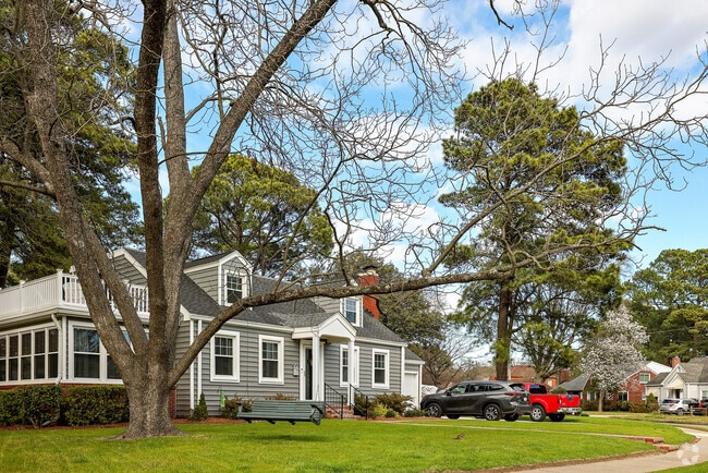 Belvedere homes feature large front yards with homes that have bright sunrooms.