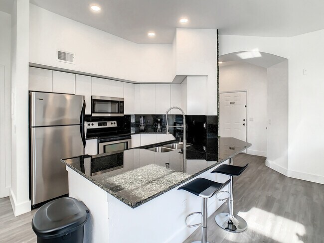 7240 Westpointe Blvd unit 1135, Orlando, FL 32835 - photo 6