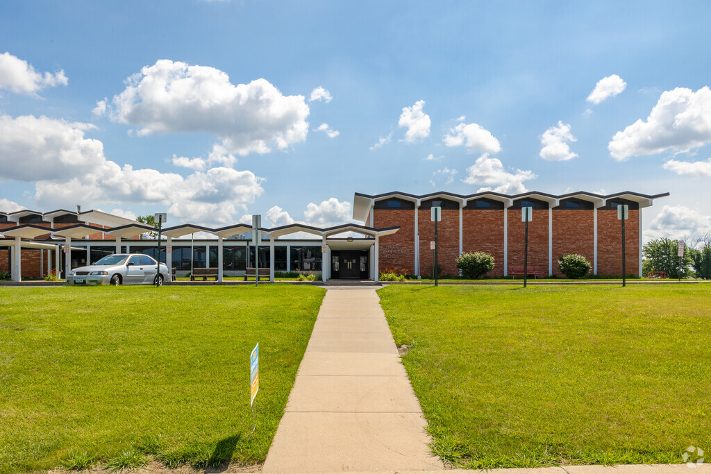 Truman Elementary School is located on Post Rd NW.
