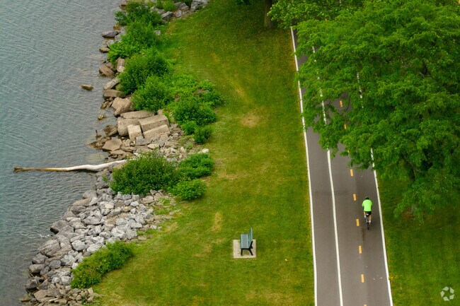 This bike trail in Niawanda Park connects Buffalo and Niagara Falls.
