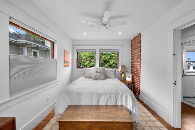 311 N Gertruda Ave unit B, Redondo Beach, CA 90277 - photo 6