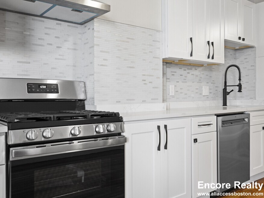 5 Dickson St unit 1, Somerville, MA 02144 - photo 1