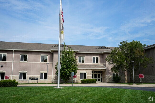 George Washington Elementary School provides education in the neighborhood of 
Blue Island