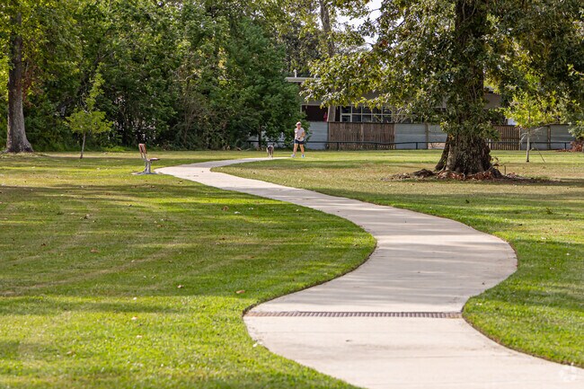Airline/Jefferson is a pet friendly neighborhood.