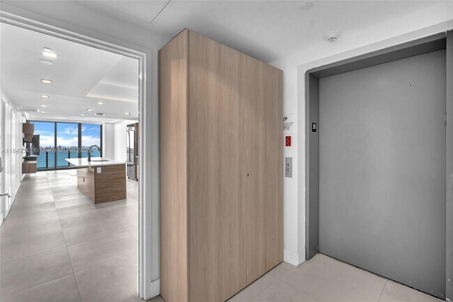 Icon Bay unit 2104, Miami, FL 33137 - photo 6