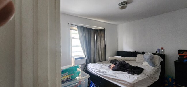 632 Adams Ave unit 2nd floor rear, Elizabeth, NJ 07201 - photo 5