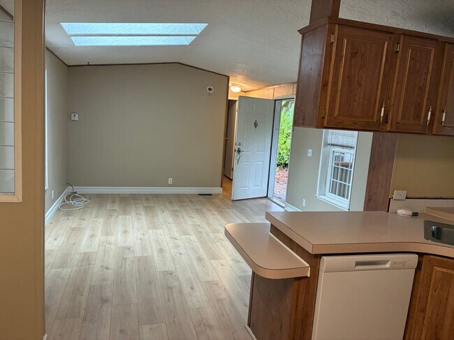 93524 Easy Ln, Coos Bay, OR 97420 - photo 5