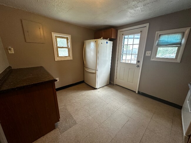 7315 Windsor Mill Rd, Windsor Mill, MD 21244 - photo 5