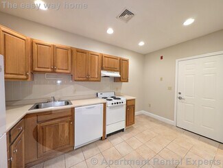 466 Green St Unit 2, Cambridge, MA 02139