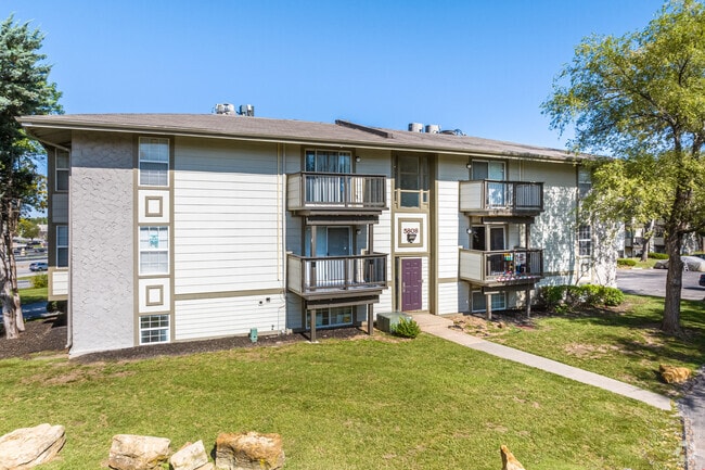 Briarwood Gardens, Grandview, MO 64030 - photo 4