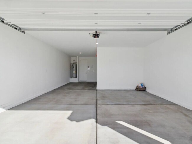 22808 E Roundup Way unit 36458643, Queen Creek, AZ 85142 - photo 3