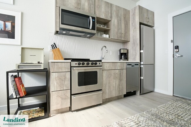 3024-3024 Zuni St unit 104, Denver, CO 80211 - photo 4