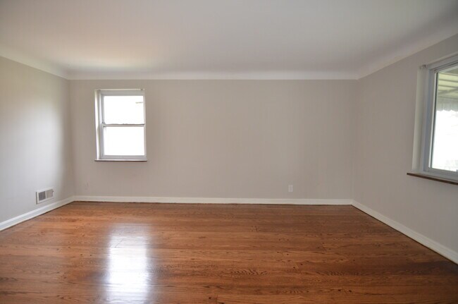 7233 Brookcrest Dr unit 2, Cincinnati, OH 45237 - photo 4