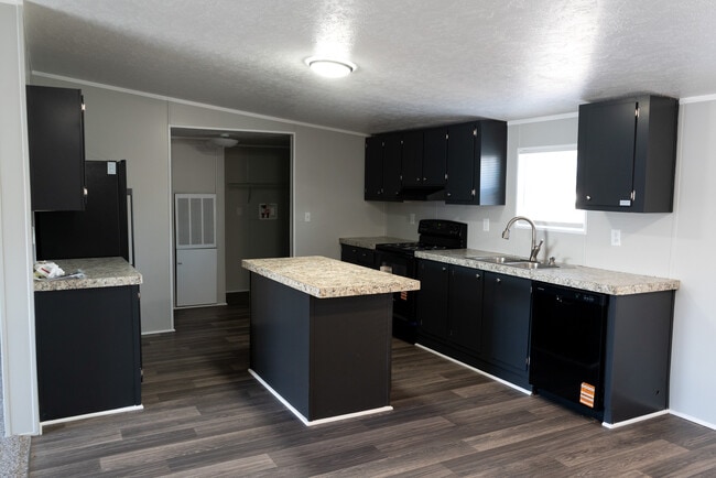 120A Parker Dr, Sanger, TX 76266 - photo 4