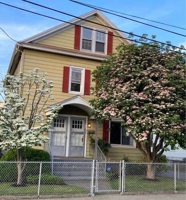 38 King St, Bridgeport, CT 06605