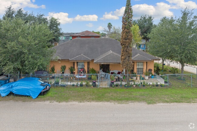 Accented homes in Sullivan City are a common sight.