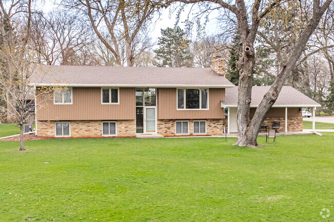 70's built split-level homes are a typical home style in Turtle Lake.