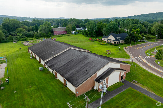 Saxon Hill School is a cooperative preschool in Jericho, VT.