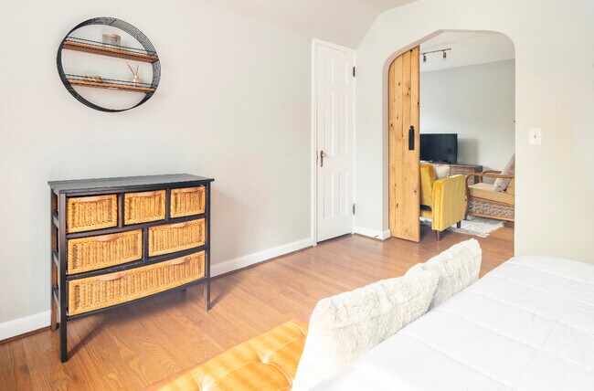 1128 Covedale Ave unit Covedale Floor 2, Cincinnati, OH 45238 - photo 4